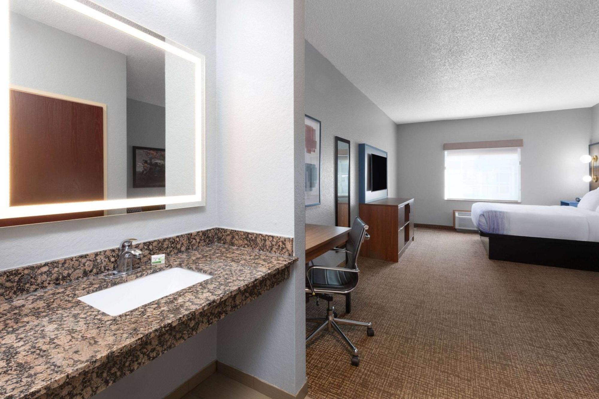 Pioneer Inn & Suites Grinnell Exteriér fotografie
