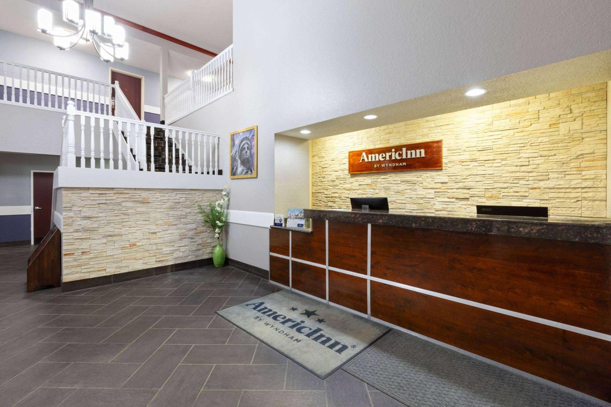 Pioneer Inn & Suites Grinnell Exteriér fotografie